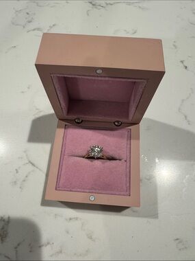 2.26 Carat Round Cut Solitaire Lab Grown Dimond with 18K Yellow Gold Band